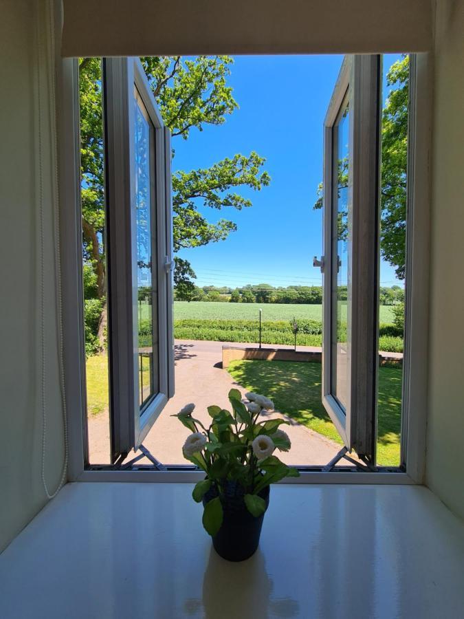 Beautiful Country Apartment, Rated Exceptional Coventry Dış mekan fotoğraf